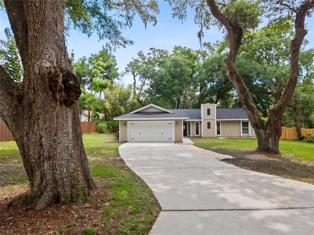 705 S Christiana Avenue Apopka FL 32703