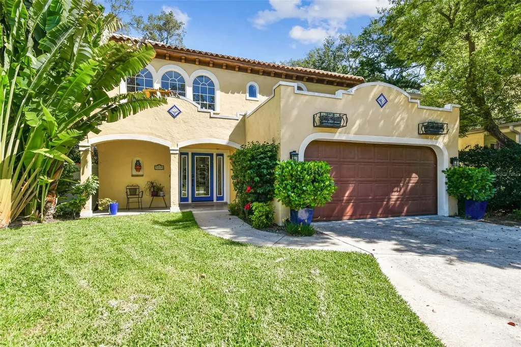 3205 W Knights Avenue Tampa FL 33611