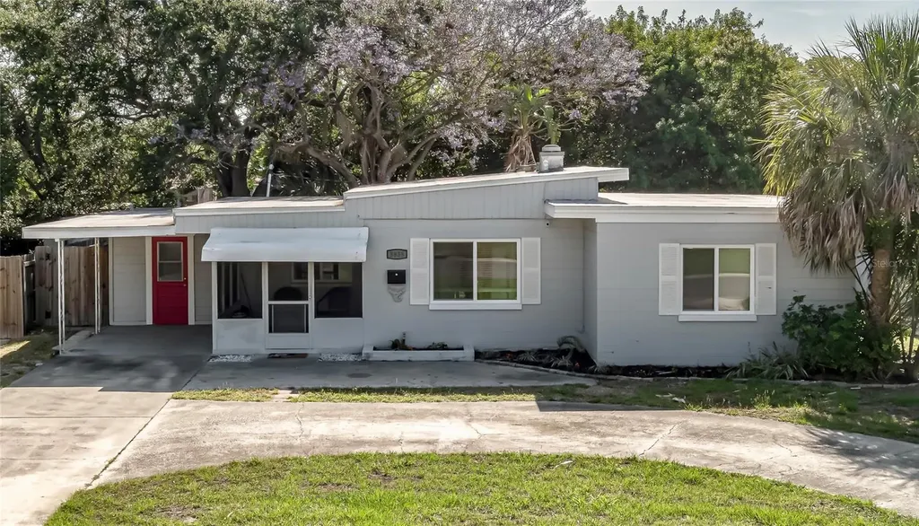 5835 10th Street N St Petersburg FL 33703