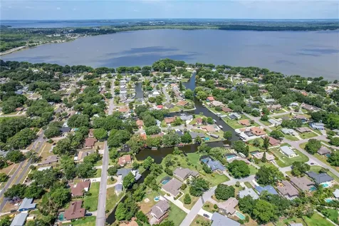 1601 N New Hampshire Avenue Tavares FL 32778
