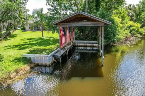1601 N New Hampshire Avenue Tavares FL 32778