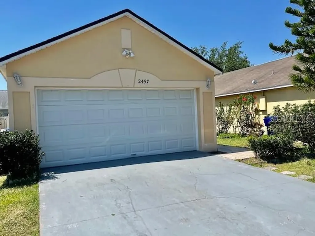 2457 Parsons Pond Circle Kissimmee FL 34743