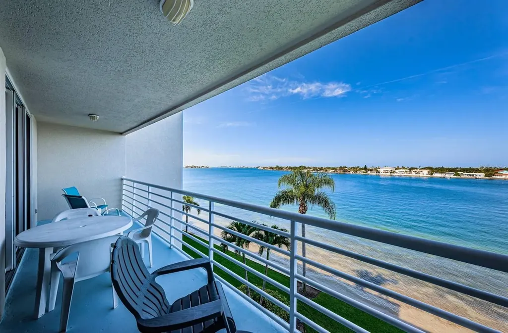 6093 Bahia Del Mar Circle St Petersburg FL 33715