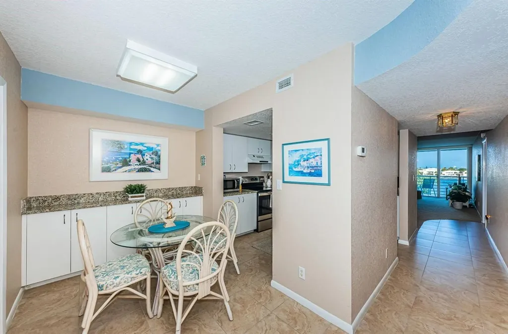 6093 Bahia Del Mar Circle St Petersburg FL 33715