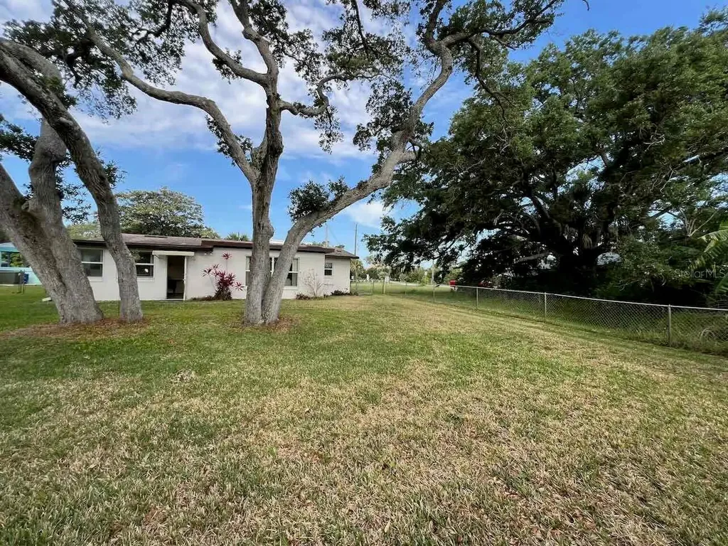 535 S Peninsula Avenue New Smyrna Beach FL 32169