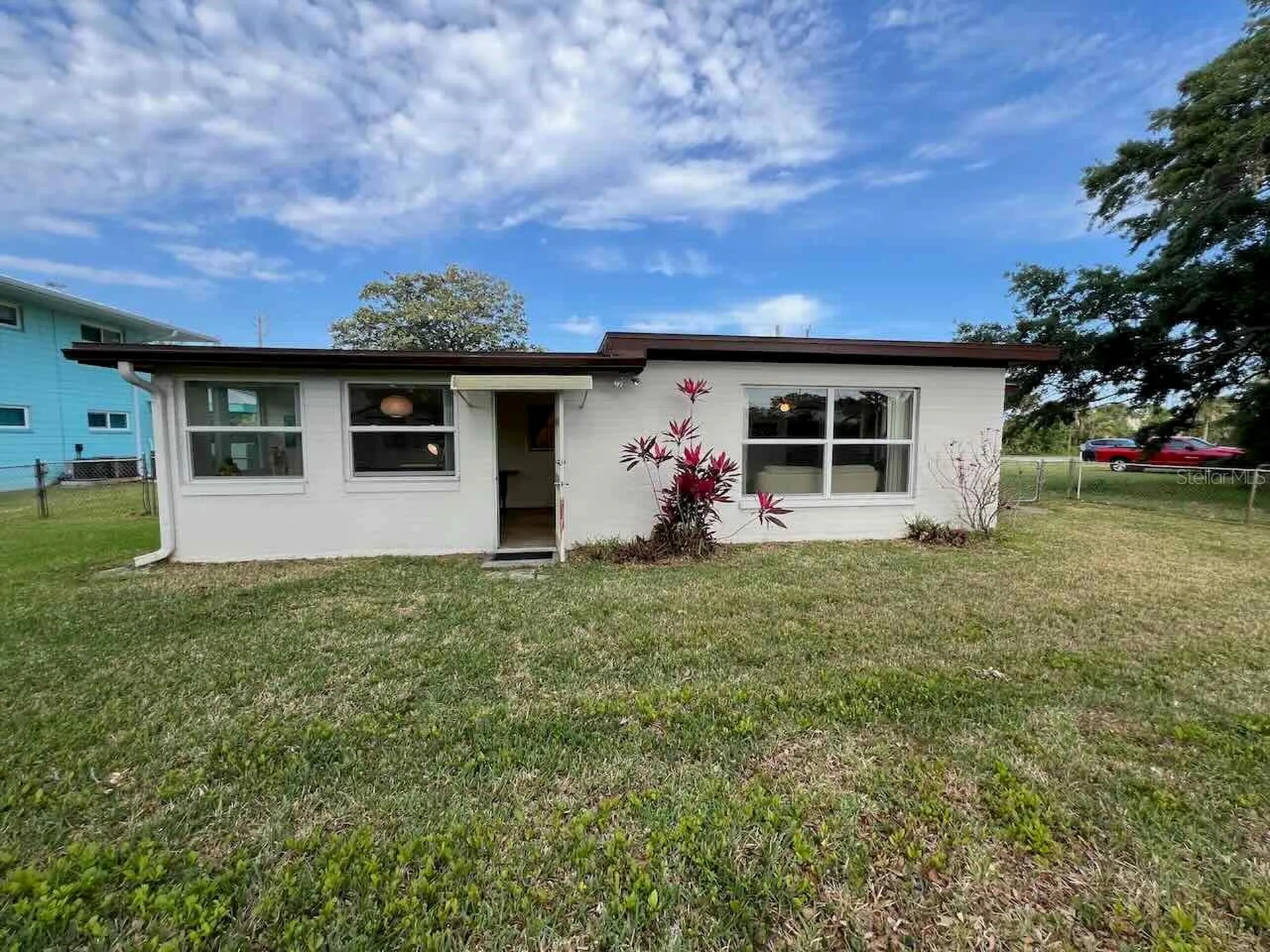535 S Peninsula Avenue New Smyrna Beach FL 32169