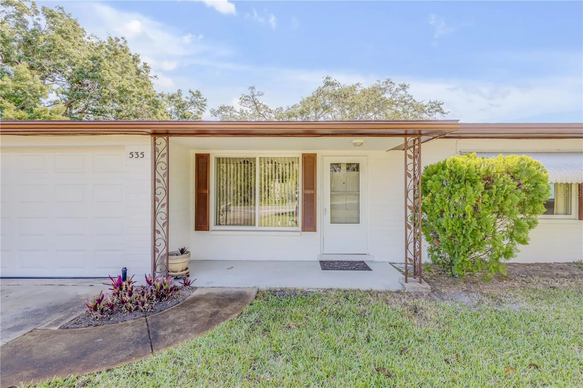 535 S Peninsula Avenue New Smyrna Beach FL 32169