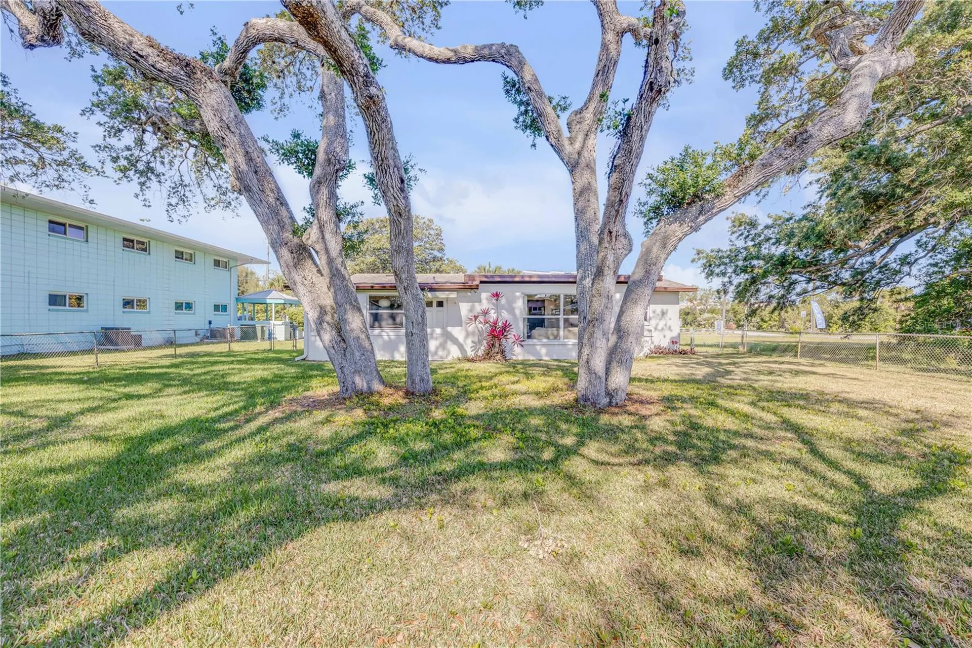 535 S Peninsula Avenue New Smyrna Beach FL 32169
