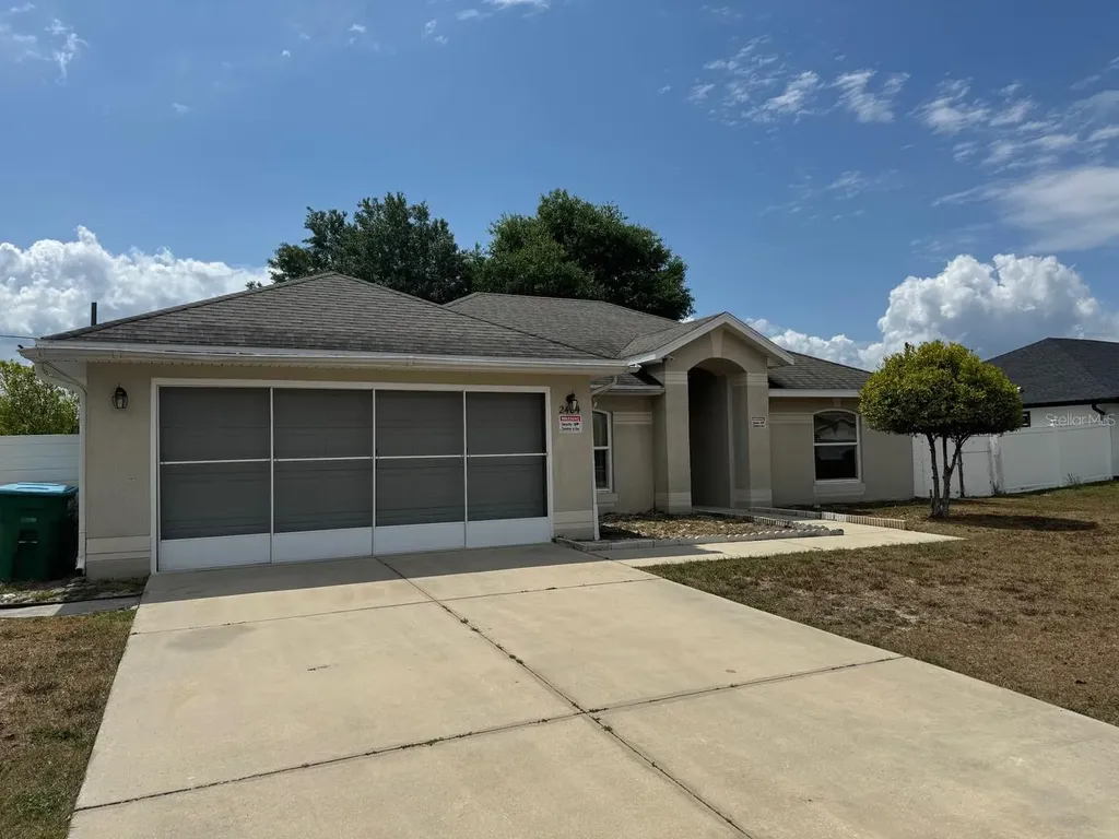 2404 Ainsworth Avenue Deltona FL 32738