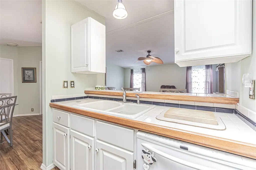 37607 Neukom Avenue Zephyrhills FL 33541