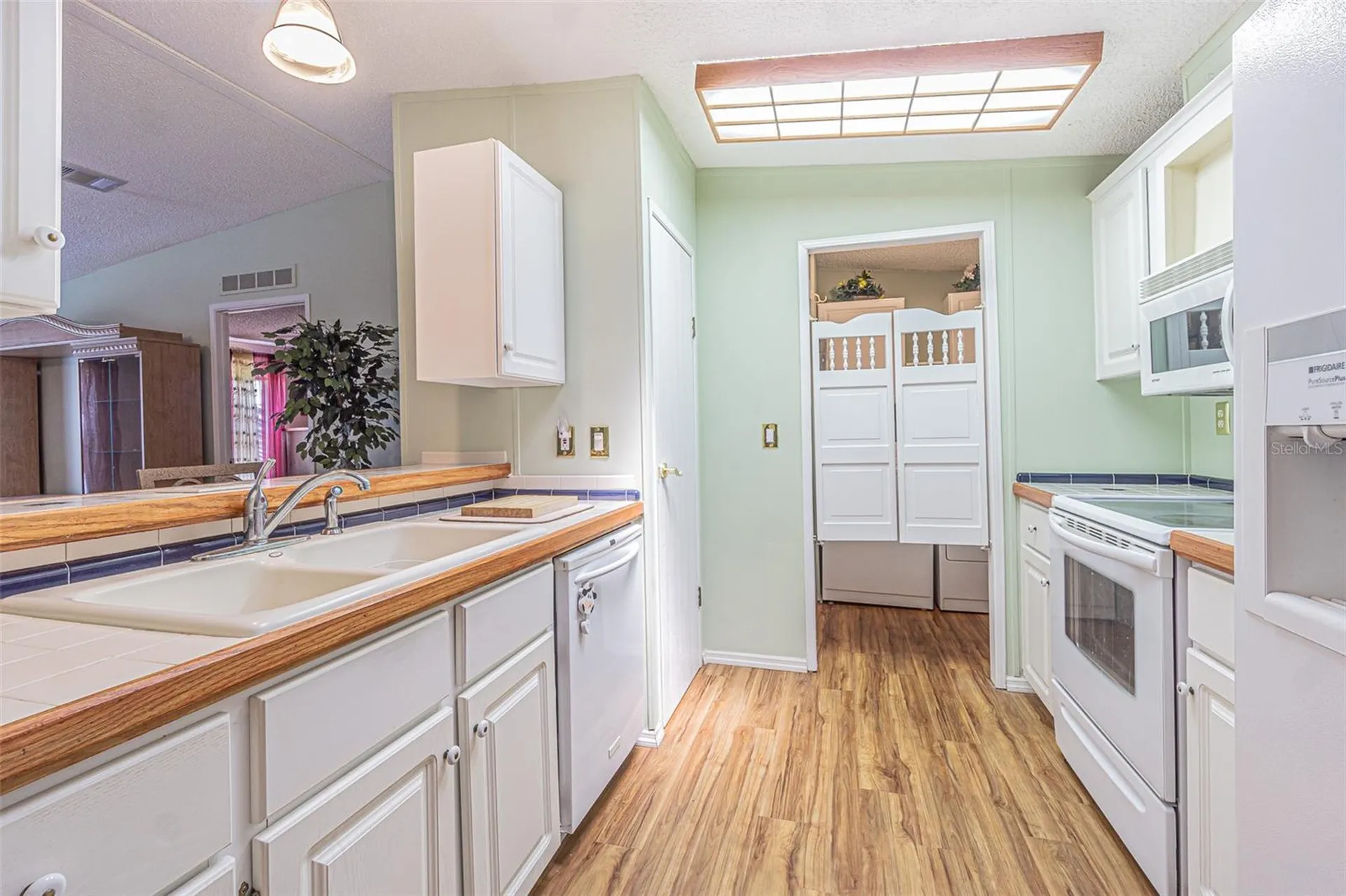 37607 Neukom Avenue Zephyrhills FL 33541