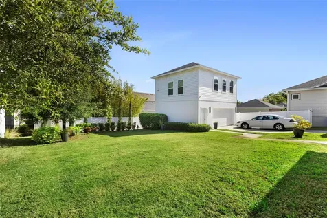 221 Hillcrest Drive Oviedo FL 32765