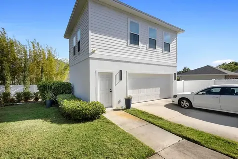 221 Hillcrest Drive Oviedo FL 32765