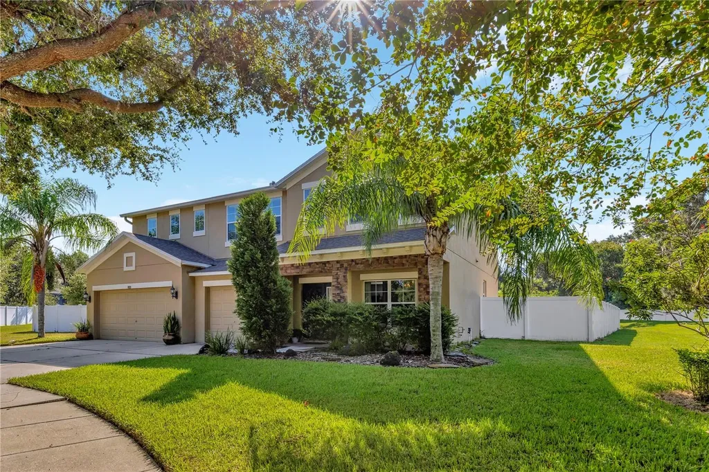 1801 Raven Manor Drive Dover FL 33527