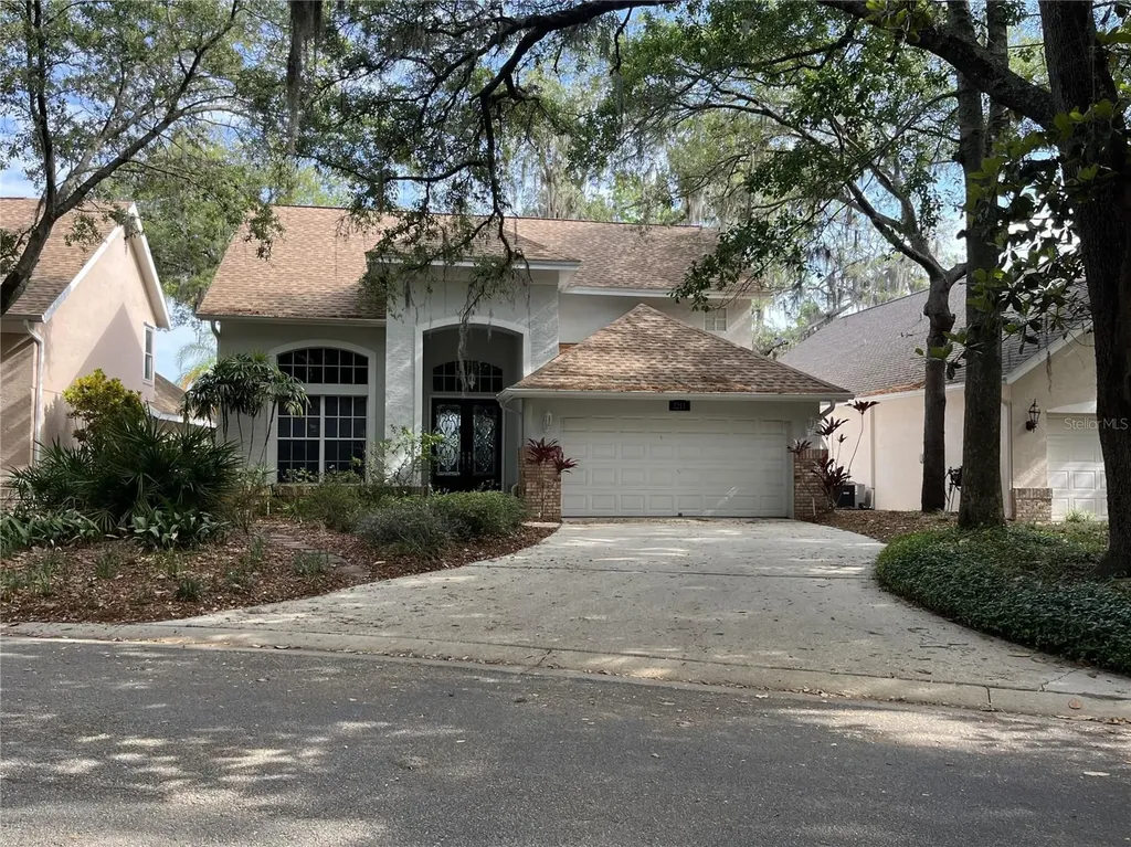 2213 Green Oaks Lane Tampa FL 33612