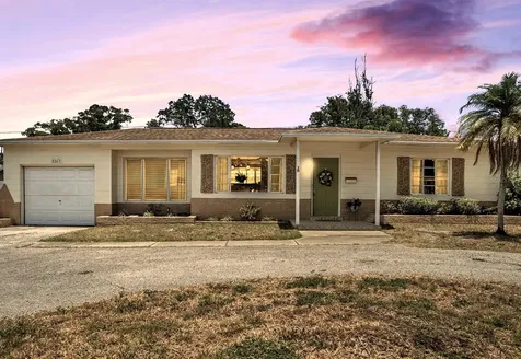 5263 22nd Avenue N St Petersburg FL 33710