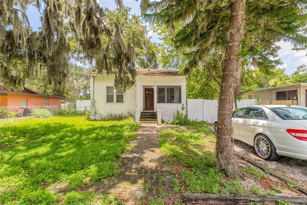625 Olive Street South Daytona FL 32119