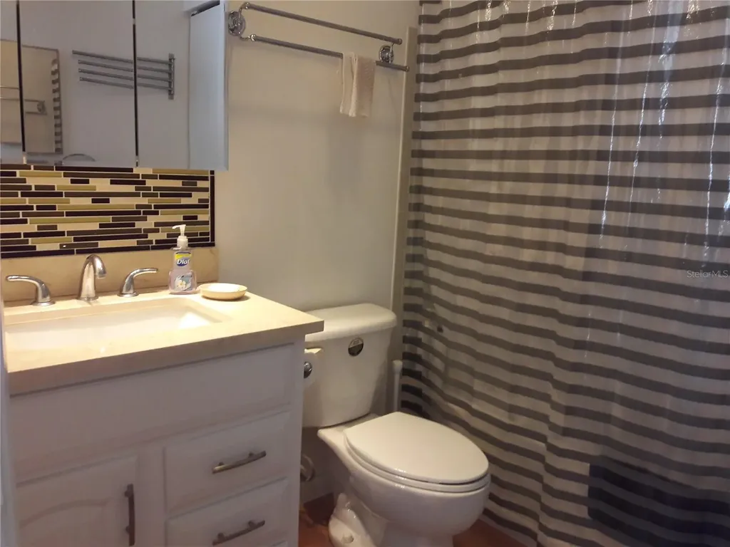 101 Lake Avenue NE Largo FL 33771