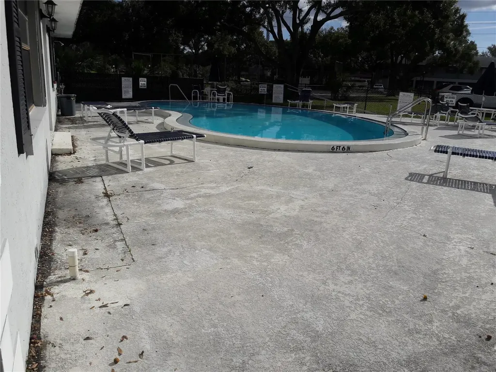101 Lake Avenue NE Largo FL 33771