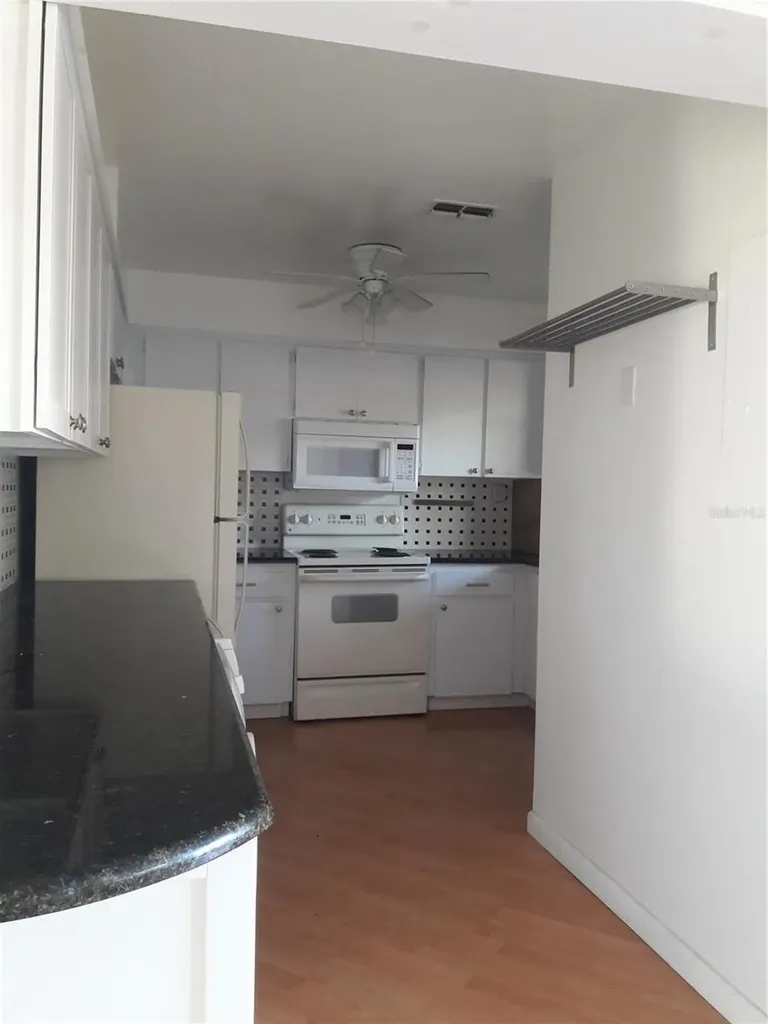 101 Lake Avenue NE Largo FL 33771