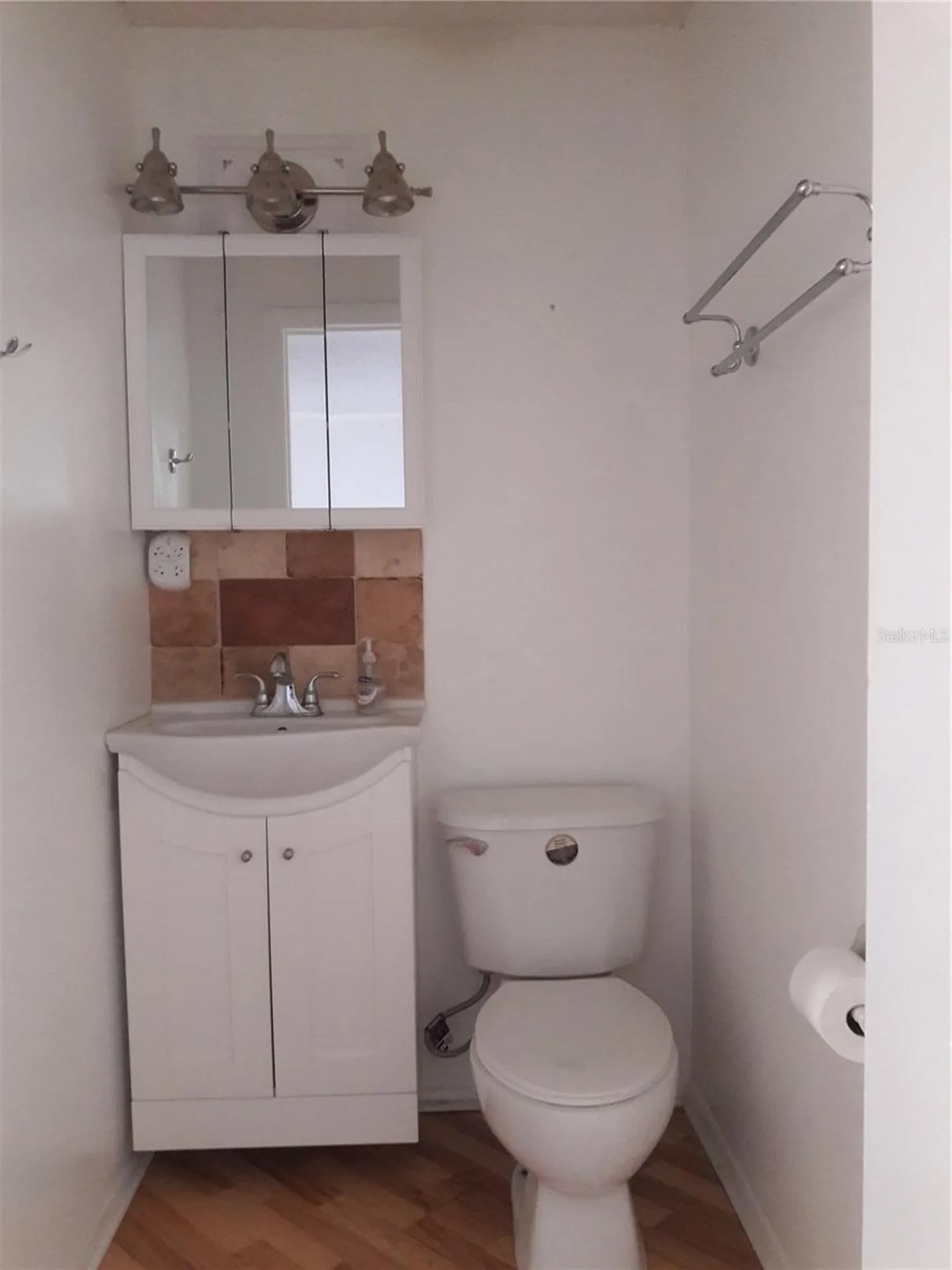101 Lake Avenue NE Largo FL 33771
