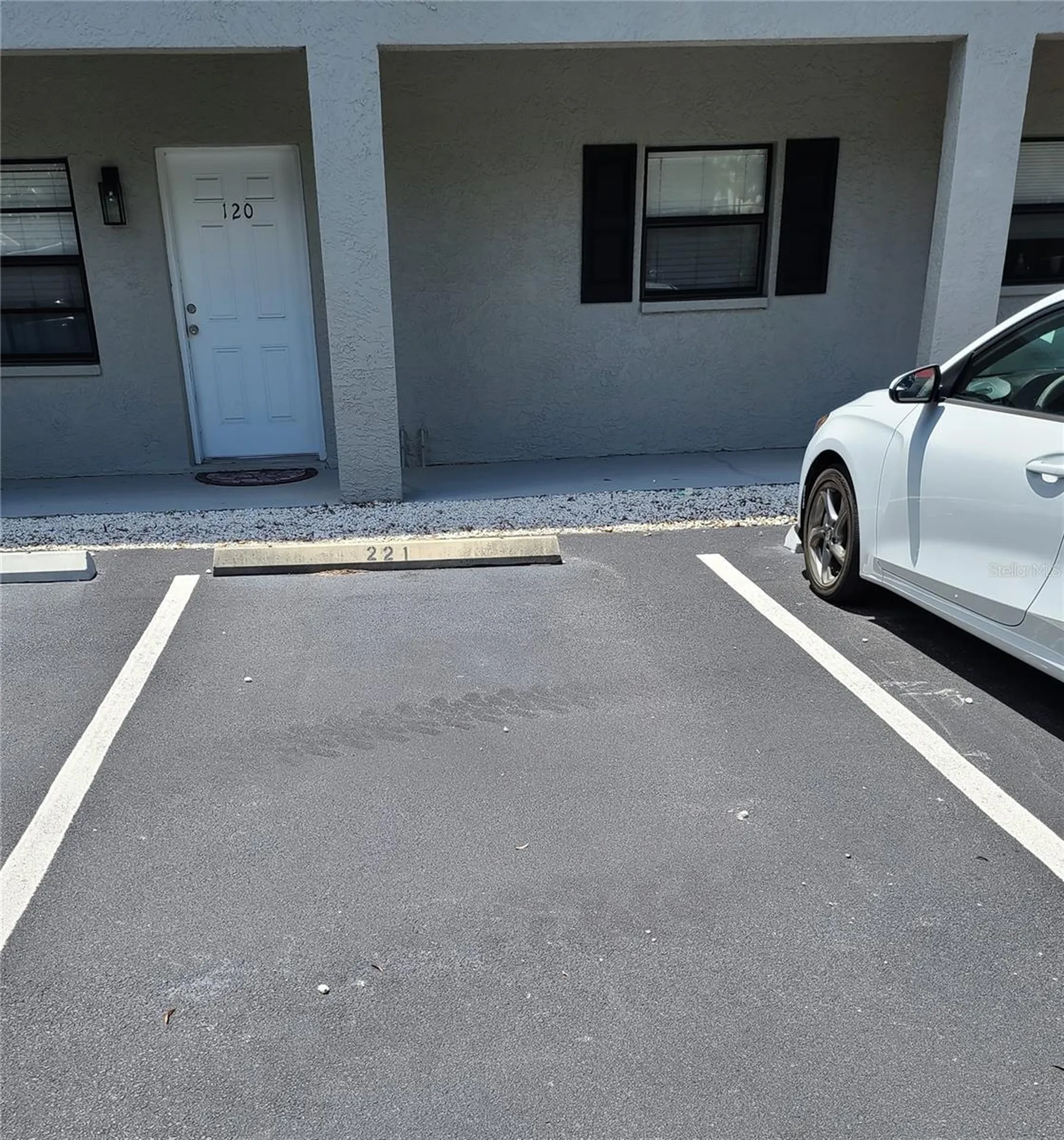 101 Lake Avenue NE Largo FL 33771