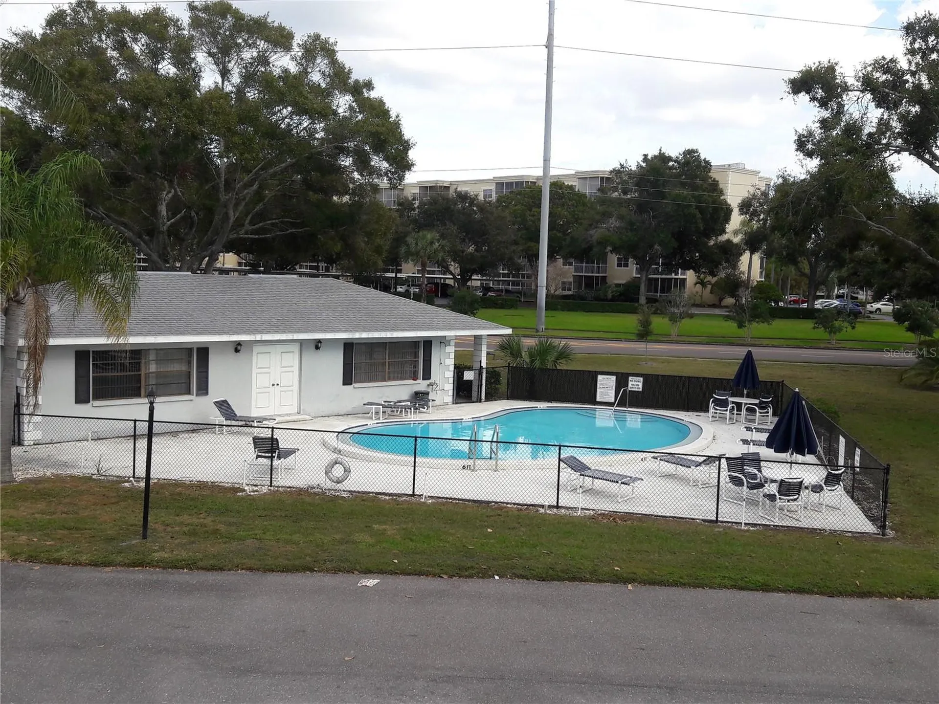 101 Lake Avenue NE Largo FL 33771