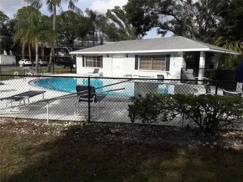101 Lake Avenue NE Largo FL 33771