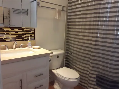 101 Lake Avenue NE Largo FL 33771