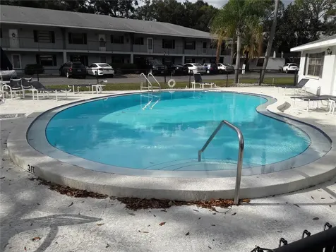 101 Lake Avenue NE Largo FL 33771
