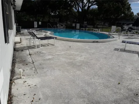 101 Lake Avenue NE Largo FL 33771