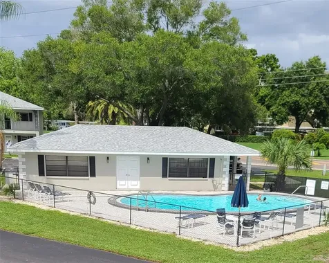 101 Lake Avenue NE Largo FL 33771