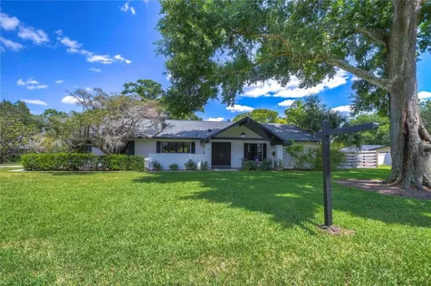 2212 Greenhills Drive Valrico FL 33596