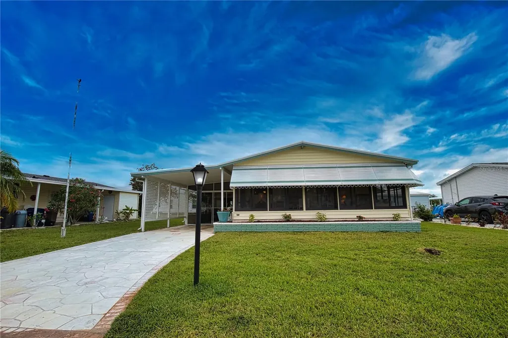 914 Iglesia Drive North Port FL 34287