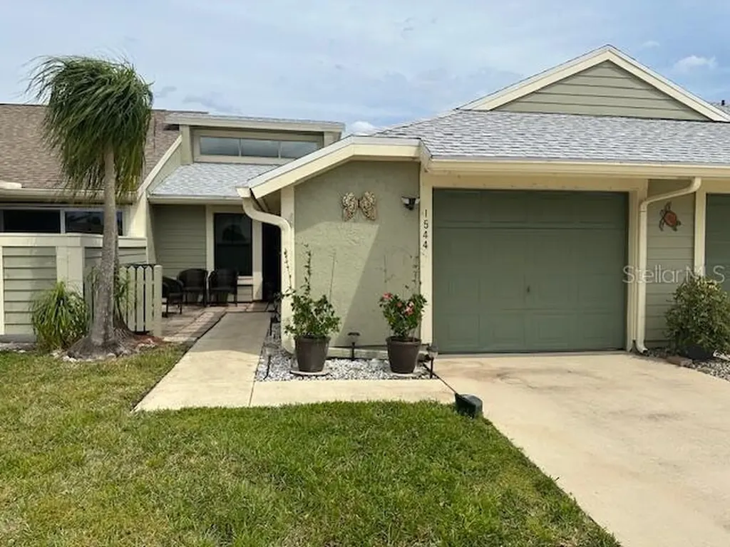 1544 SE Crayrich Court Port St Lucie FL 34952