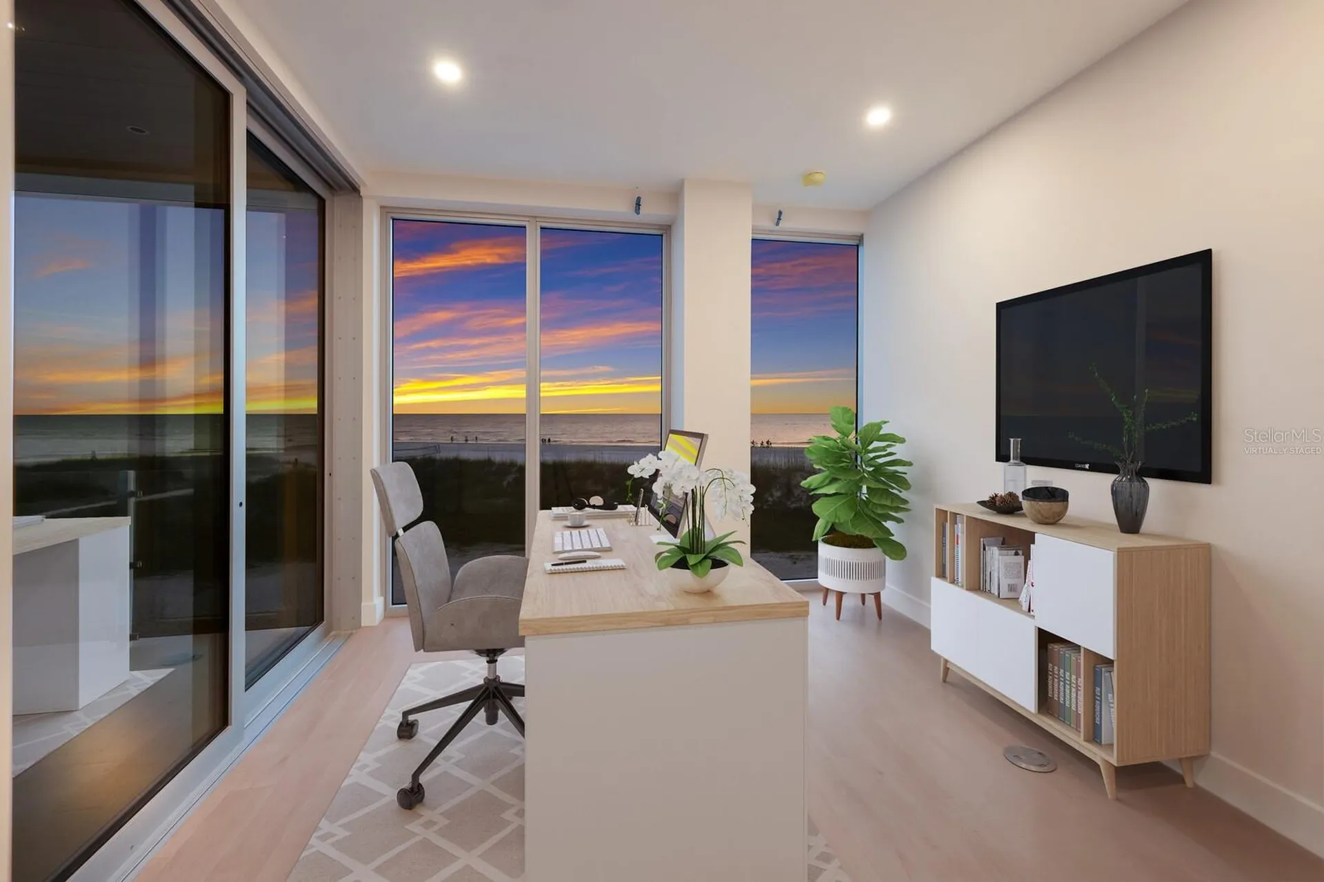 84 Avenida Veneccia Sarasota FL 34242