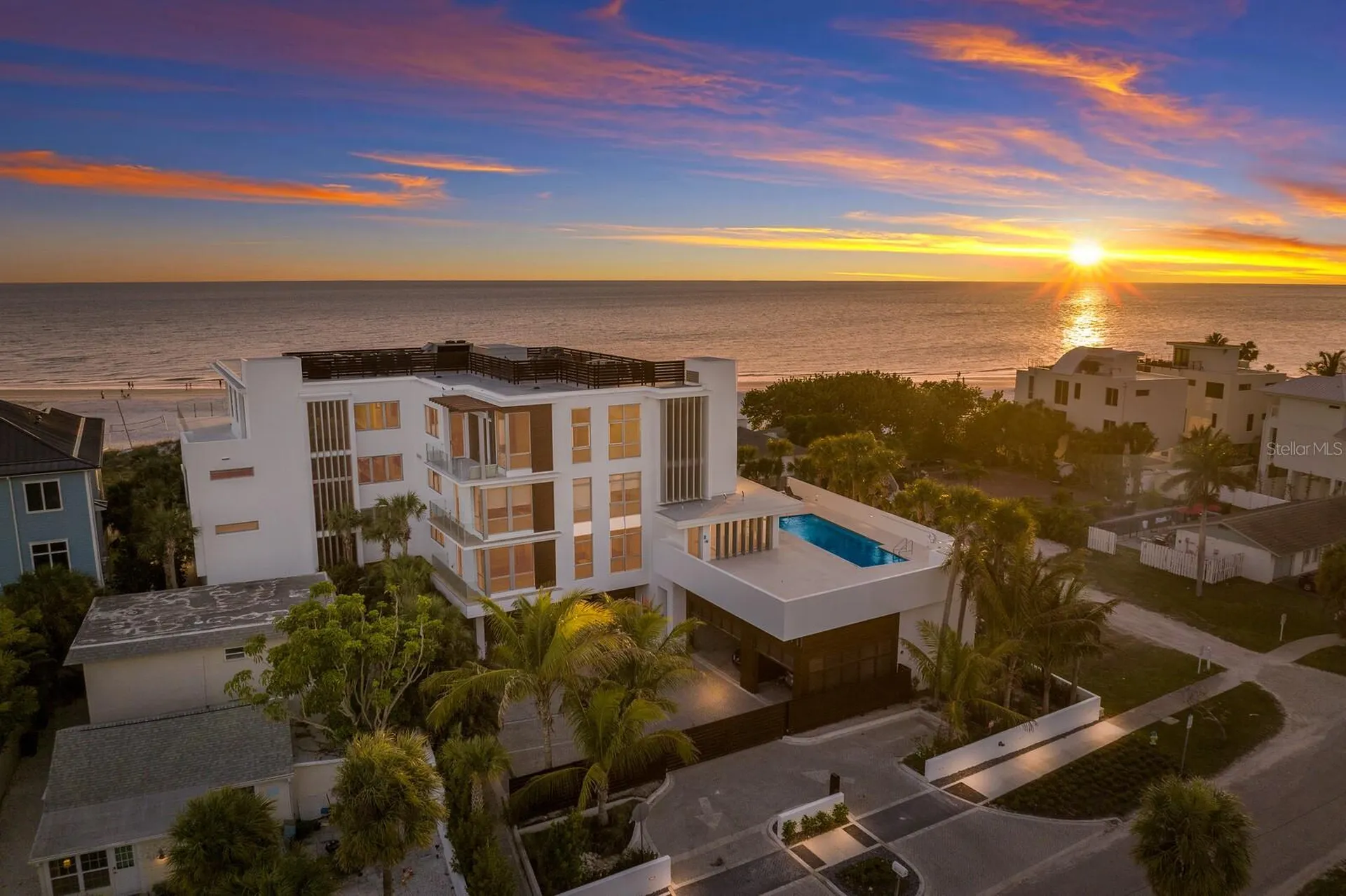 84 Avenida Veneccia Sarasota FL 34242