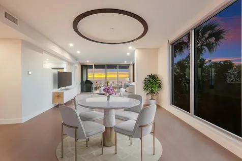 84 Avenida Veneccia Sarasota FL 34242