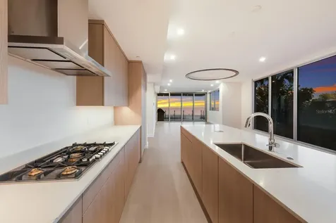 84 Avenida Veneccia Sarasota FL 34242