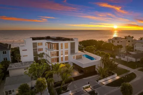 84 Avenida Veneccia Sarasota FL 34242