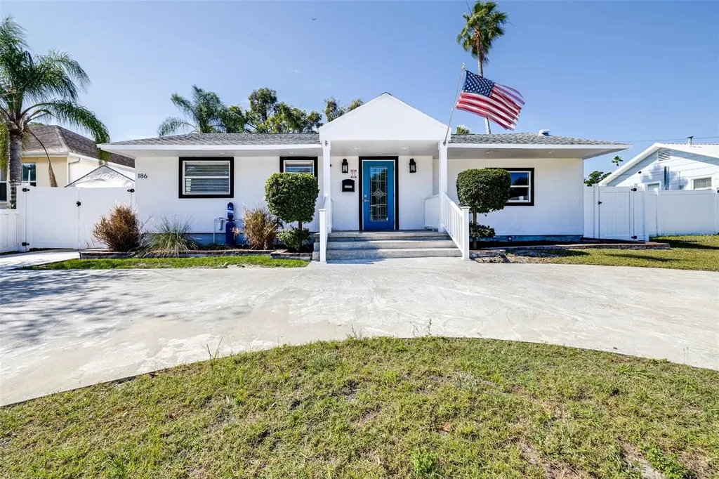 186 83rd Avenue N St Petersburg FL 33702
