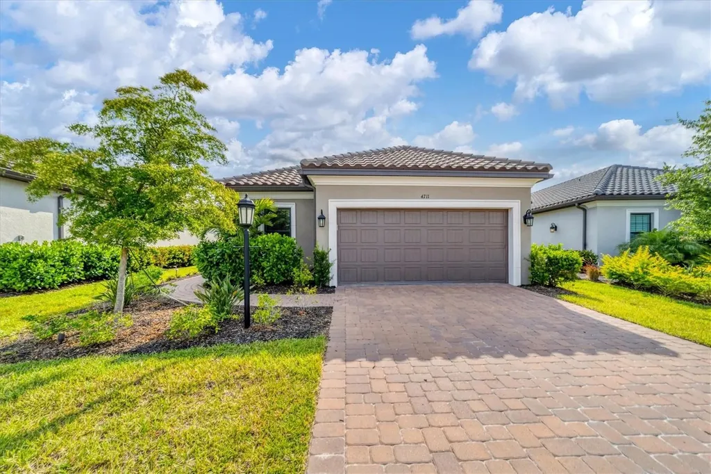 4711 Motta Court Bradenton FL 34211