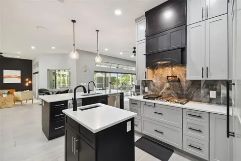 9810 Bay Island Drive Tampa FL 33615
