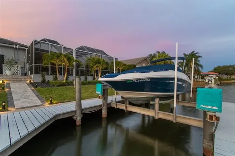 9810 Bay Island Drive Tampa FL 33615