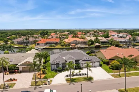 9810 Bay Island Drive Tampa FL 33615