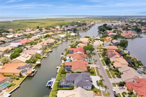 9810 Bay Island Drive Tampa FL 33615