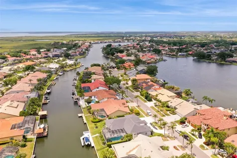9810 Bay Island Drive Tampa FL 33615