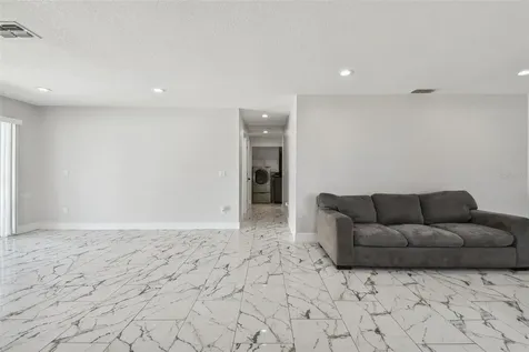 2112 E Navajo Avenue Tampa FL 33612