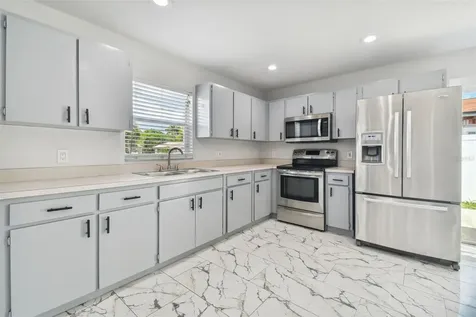 2112 E Navajo Avenue Tampa FL 33612