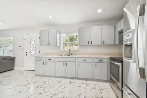 2112 E Navajo Avenue Tampa FL 33612